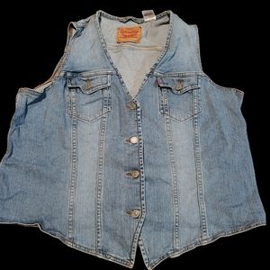 Levi Strauss Womens 2XL denim vest  acid light wash button